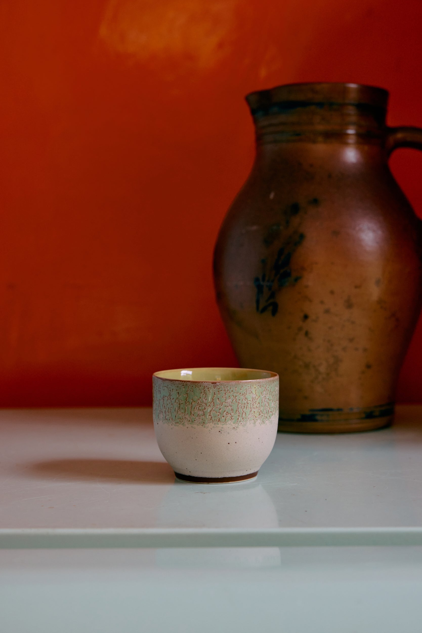 70s ceramics: café cup chalk