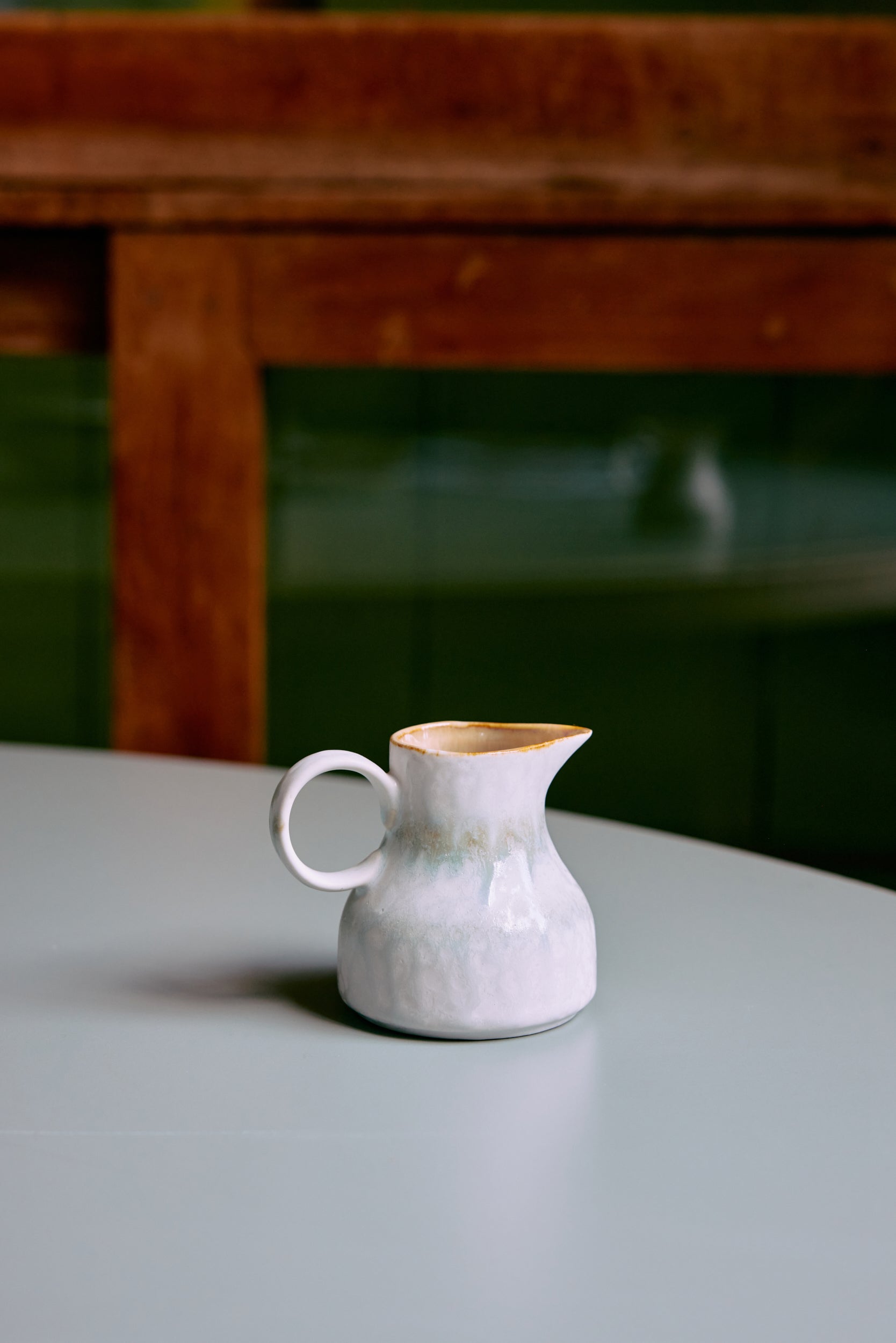 70s ceramics: milk jug petal
