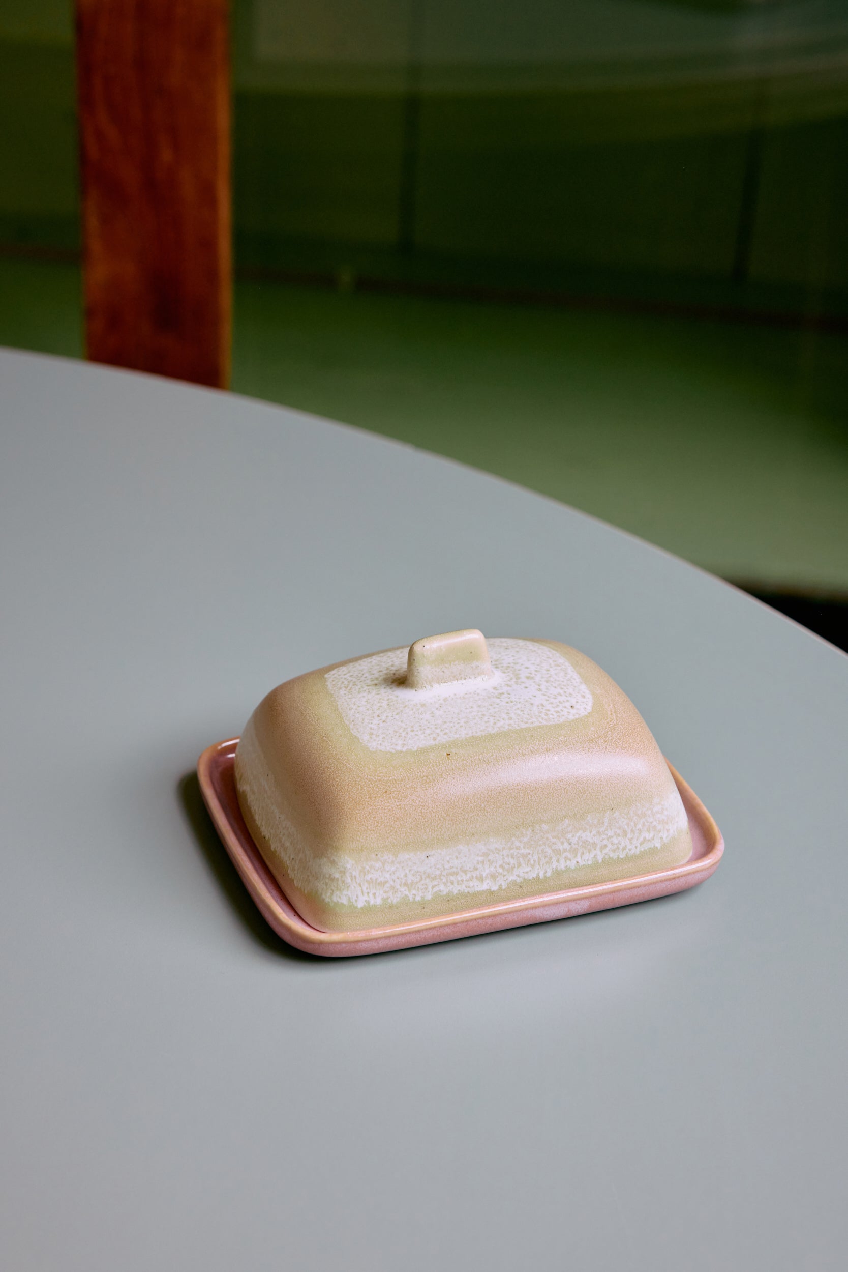 70s ceramics: butter dish skyline