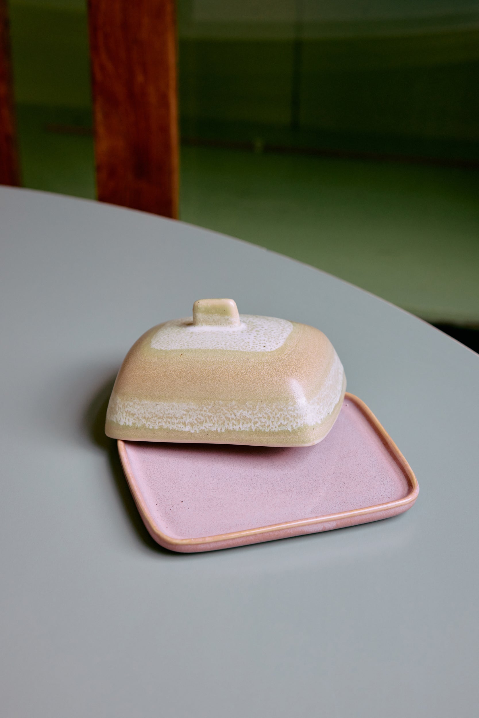 70s ceramics: butter dish skyline