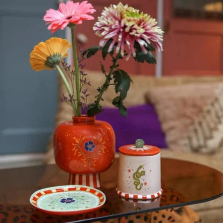 Vaas met Strepen en Symbolen