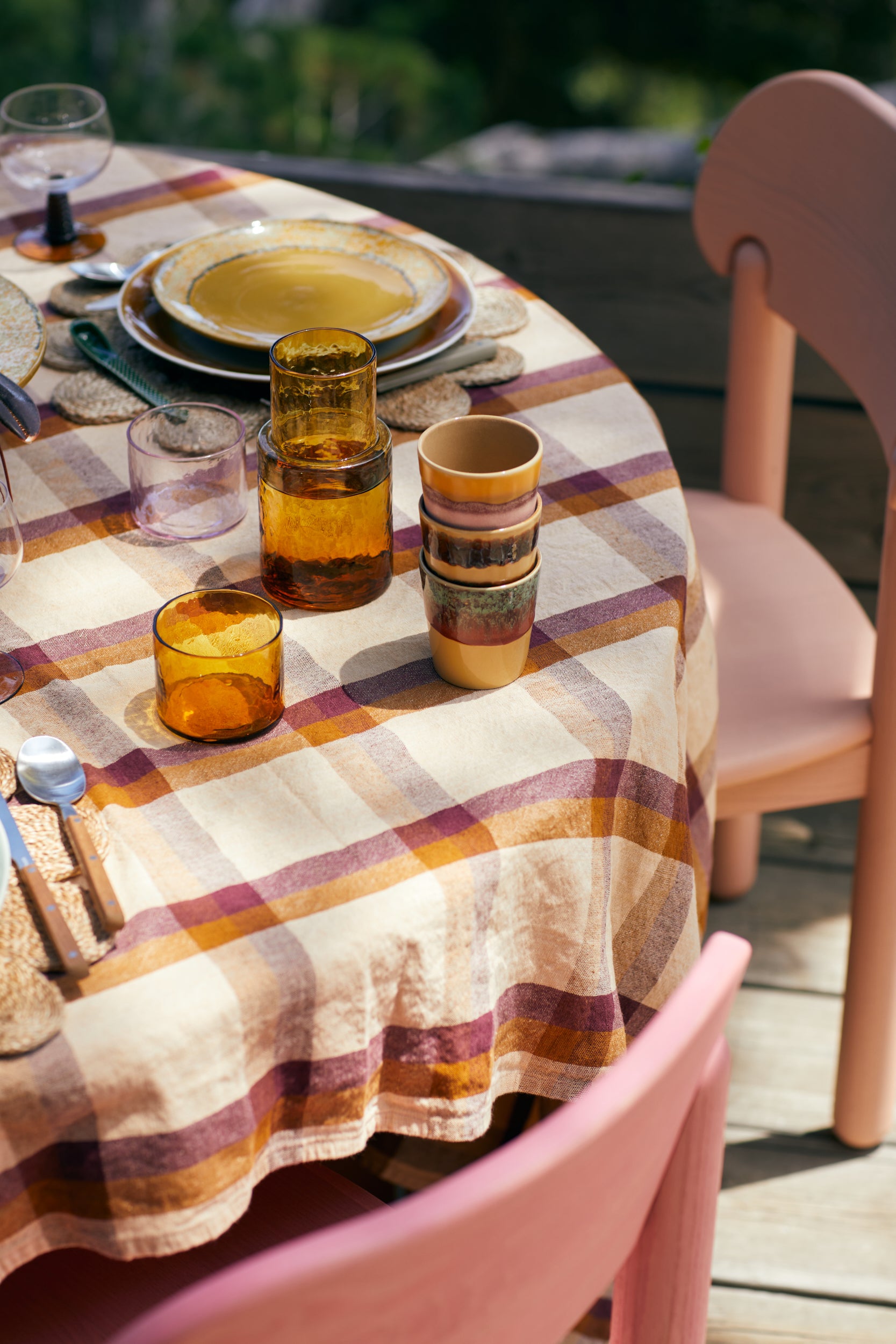 70s ceramics: coffee mug,cliffs