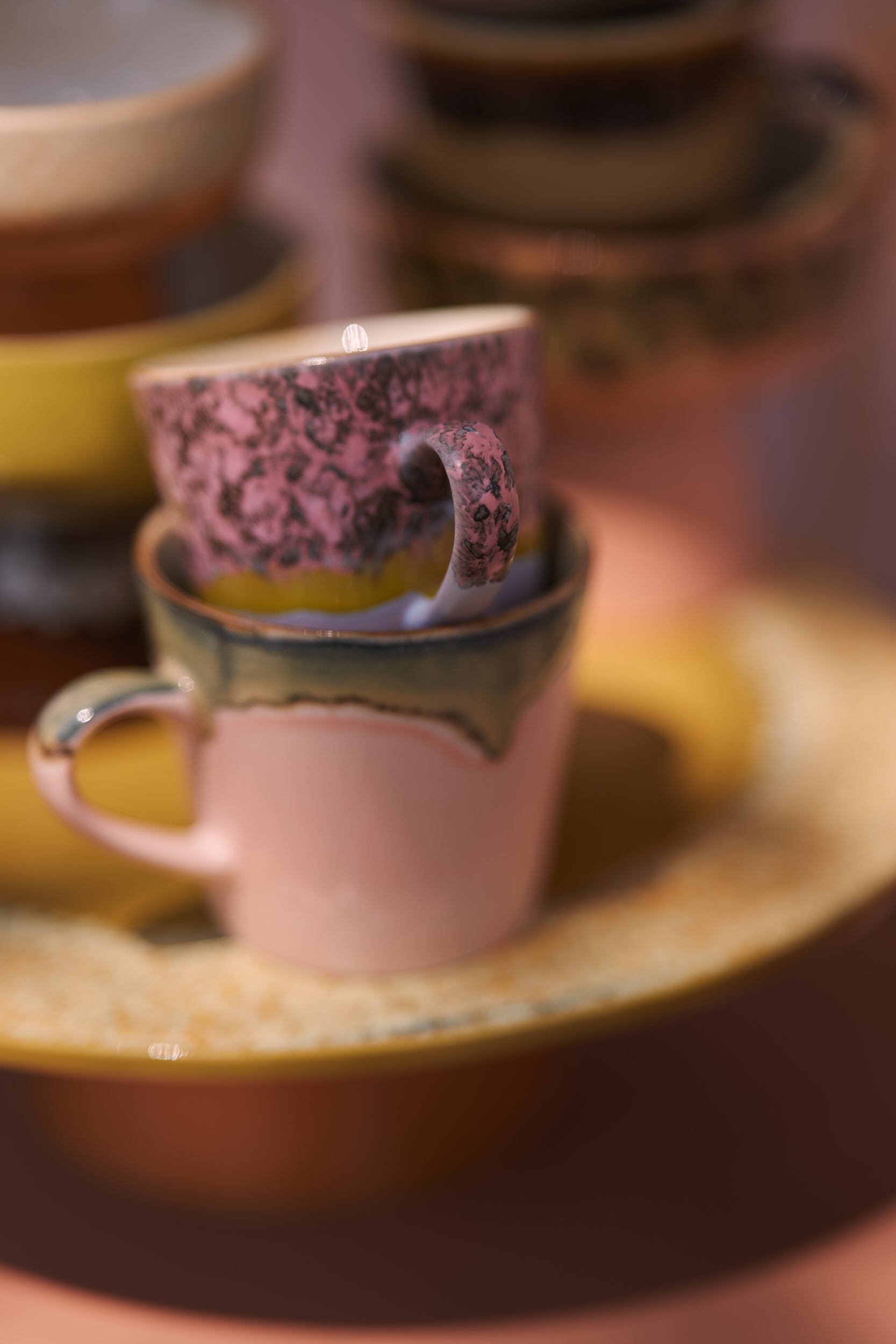 70s ceramics: americano mug blast