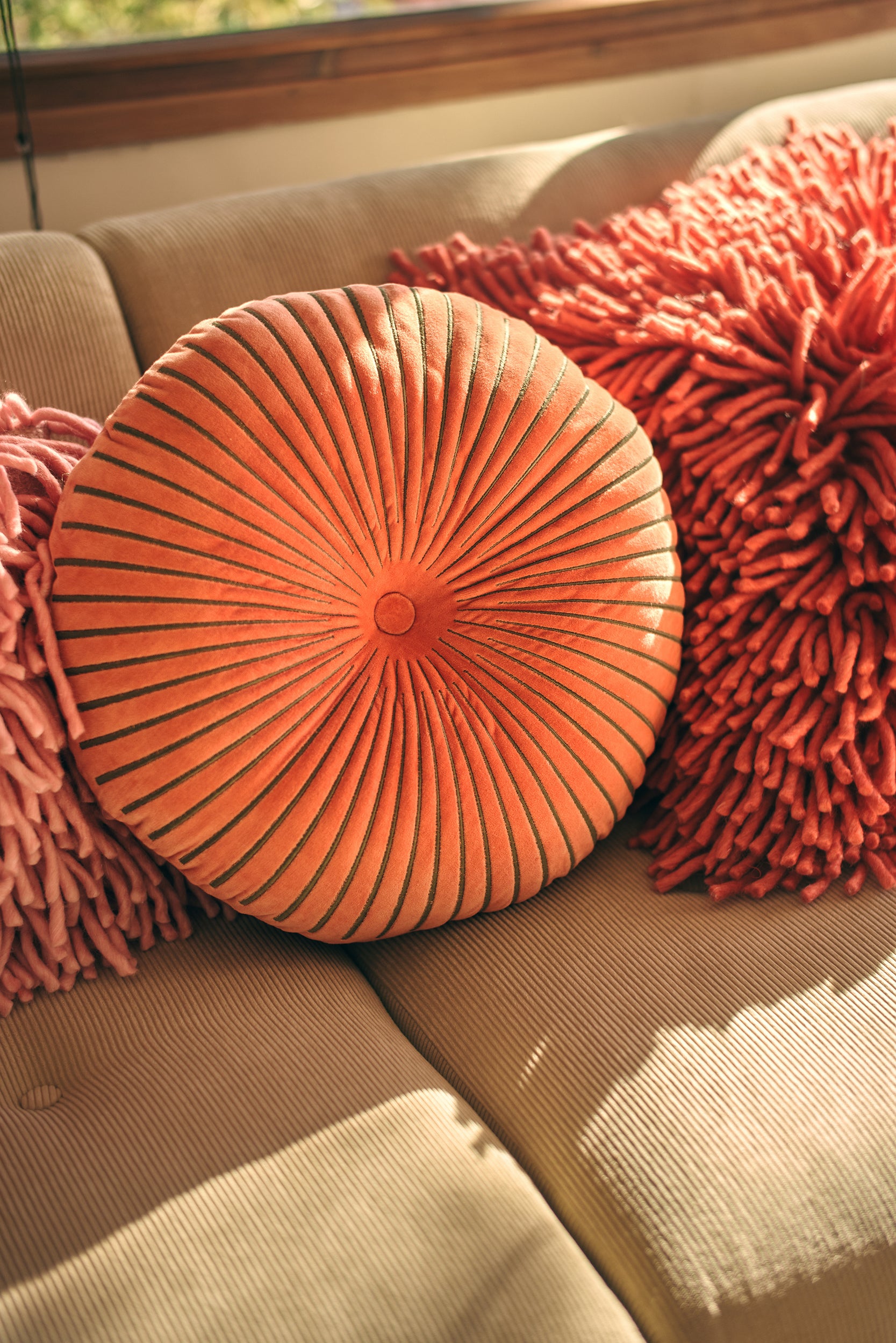 PRE-ORDER! Round ripple cushion sienna ø50cm