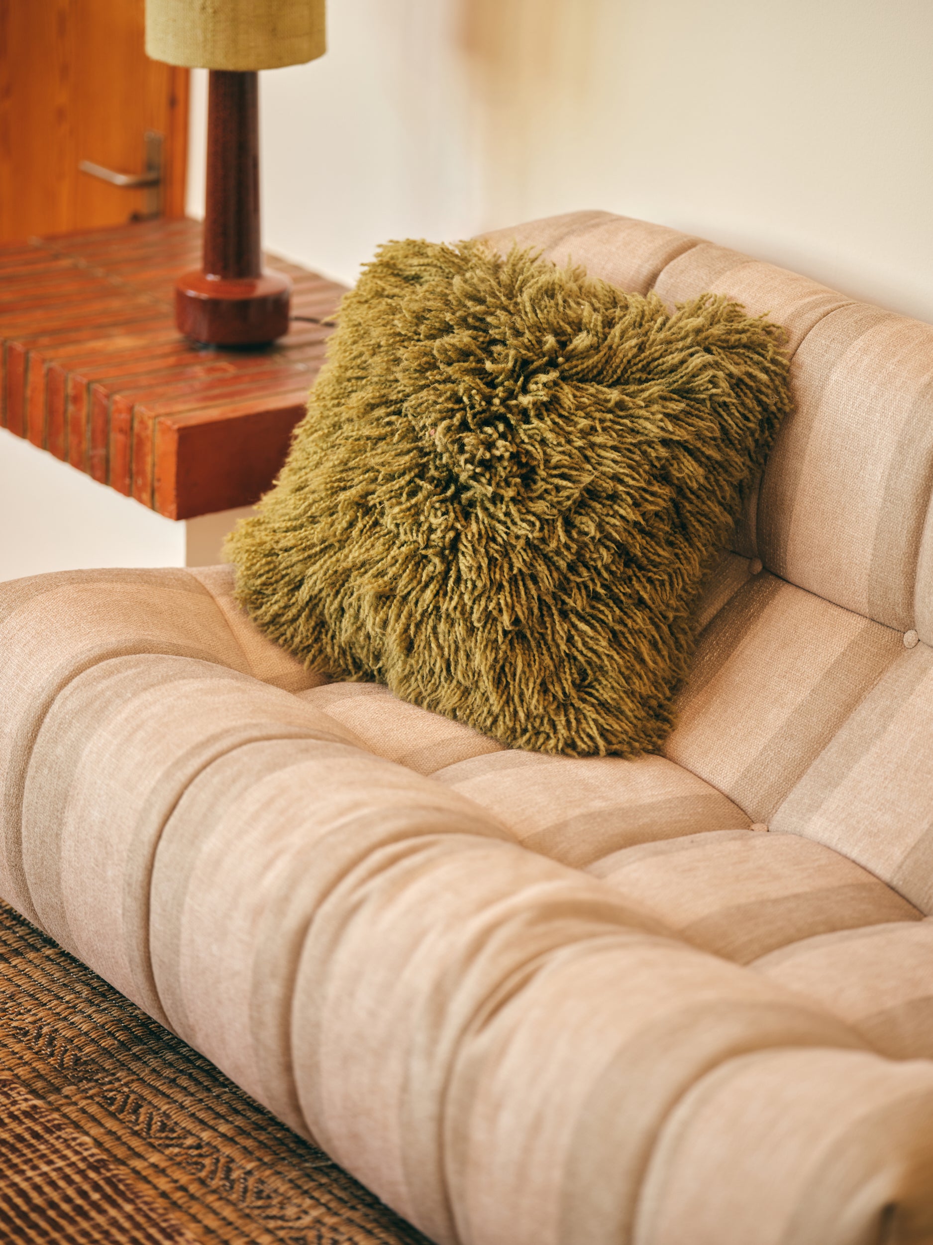 PRE-ORDER! HKliving Fluffy cushion olive