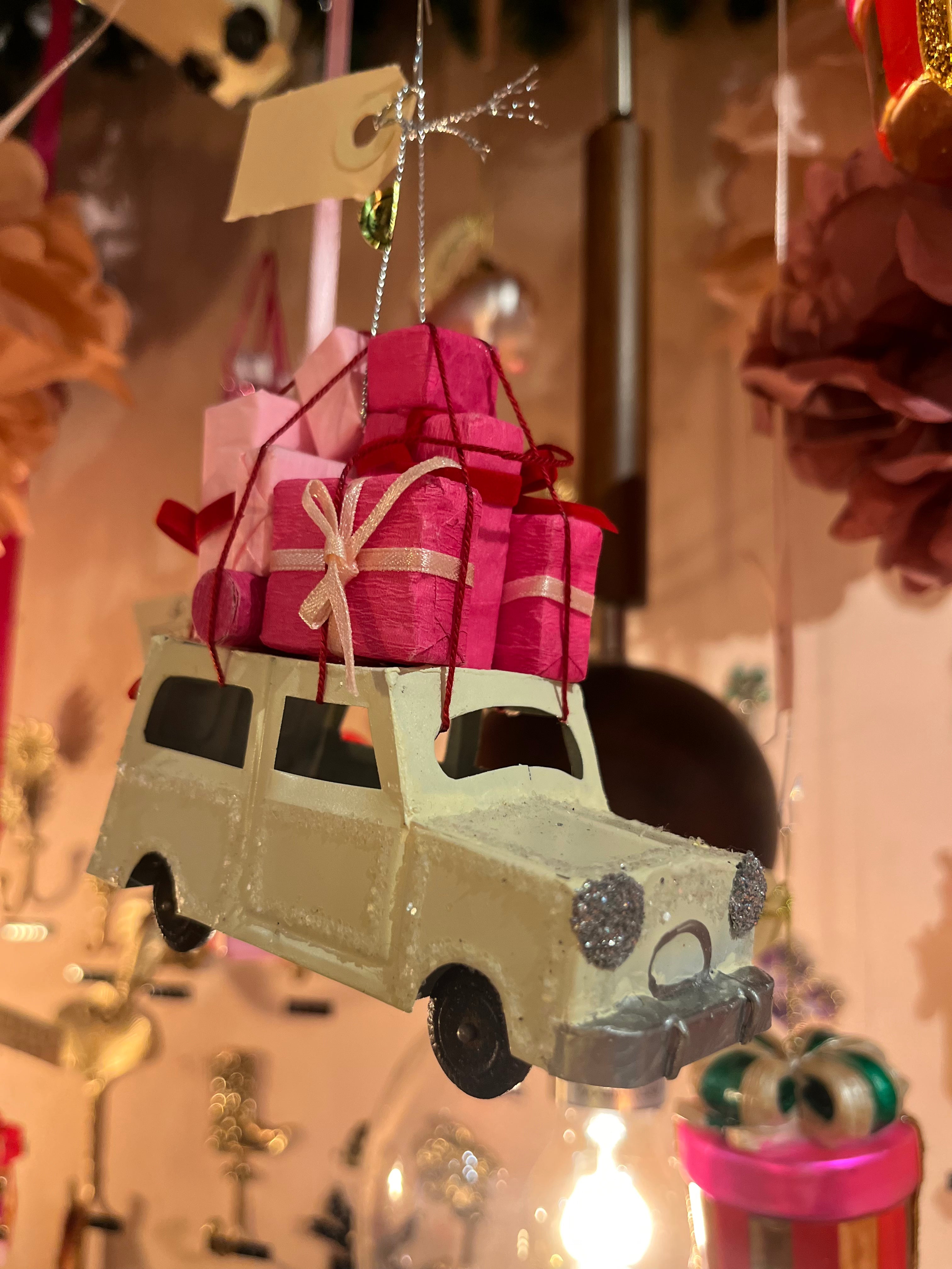 CAR WITH PRESENTS